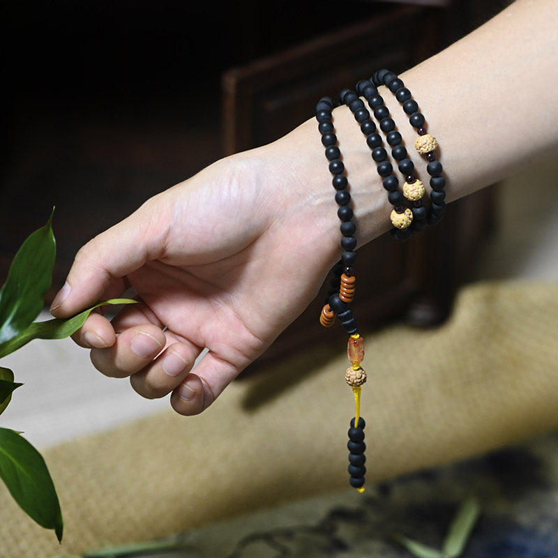 Carmiora tibetisches Mala-Zypressen-Bodhi-Samen-Heilarmband aus rotem Achat