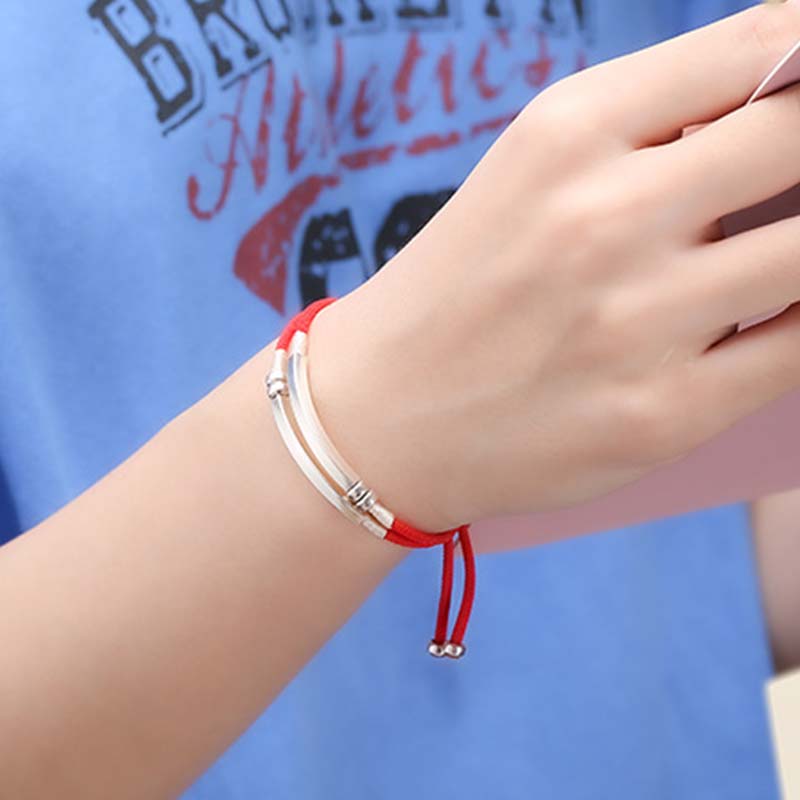Carmiora-Armband aus 925er-Sterlingsilber mit roter Schnur und geschichtetem Zopf