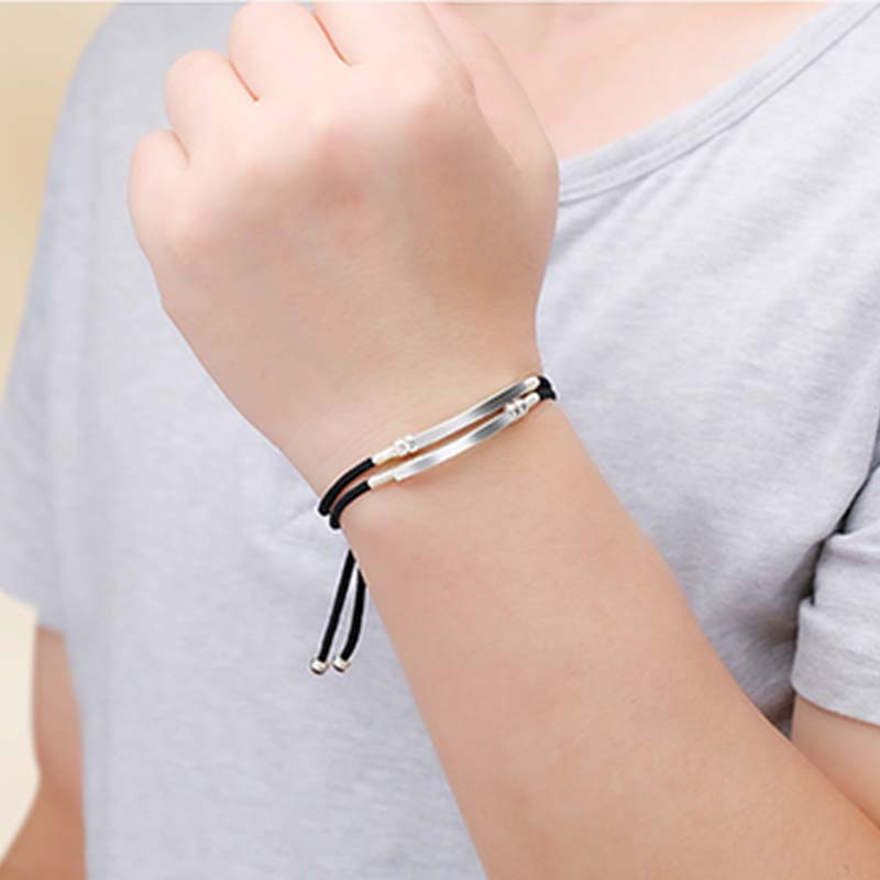 Carmiora-Armband aus 925er-Sterlingsilber mit roter Schnur und geschichtetem Zopf