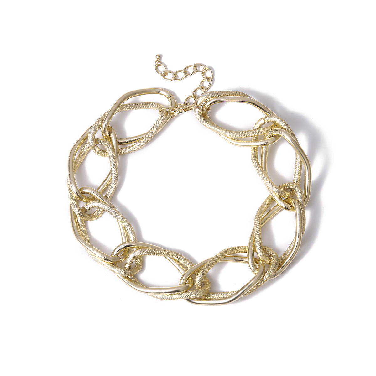 Halskette mit O-Kette