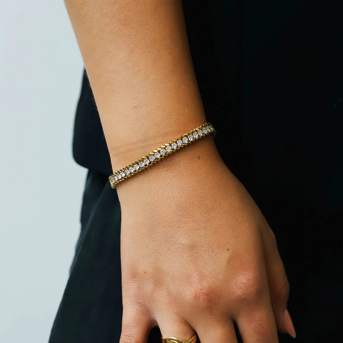 Armband mit runden Zirkonia-Perlen