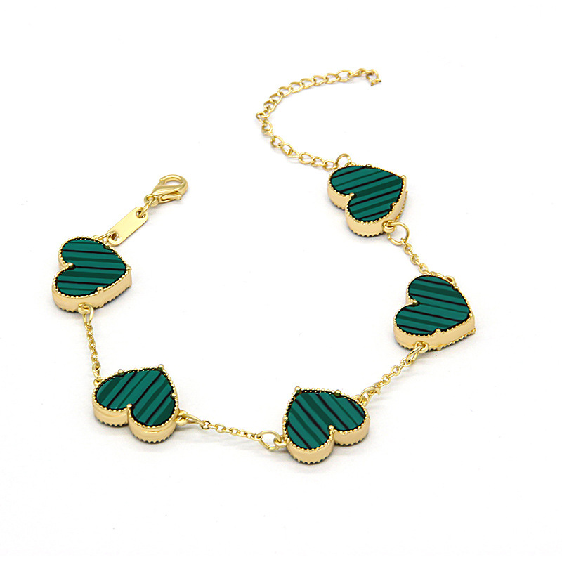 Armband mit fünf Herzen