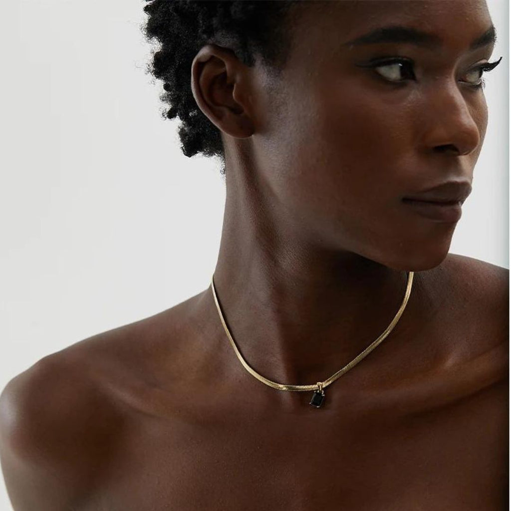 Quadratische Schlangenkettenhalskette mit Zirkonia