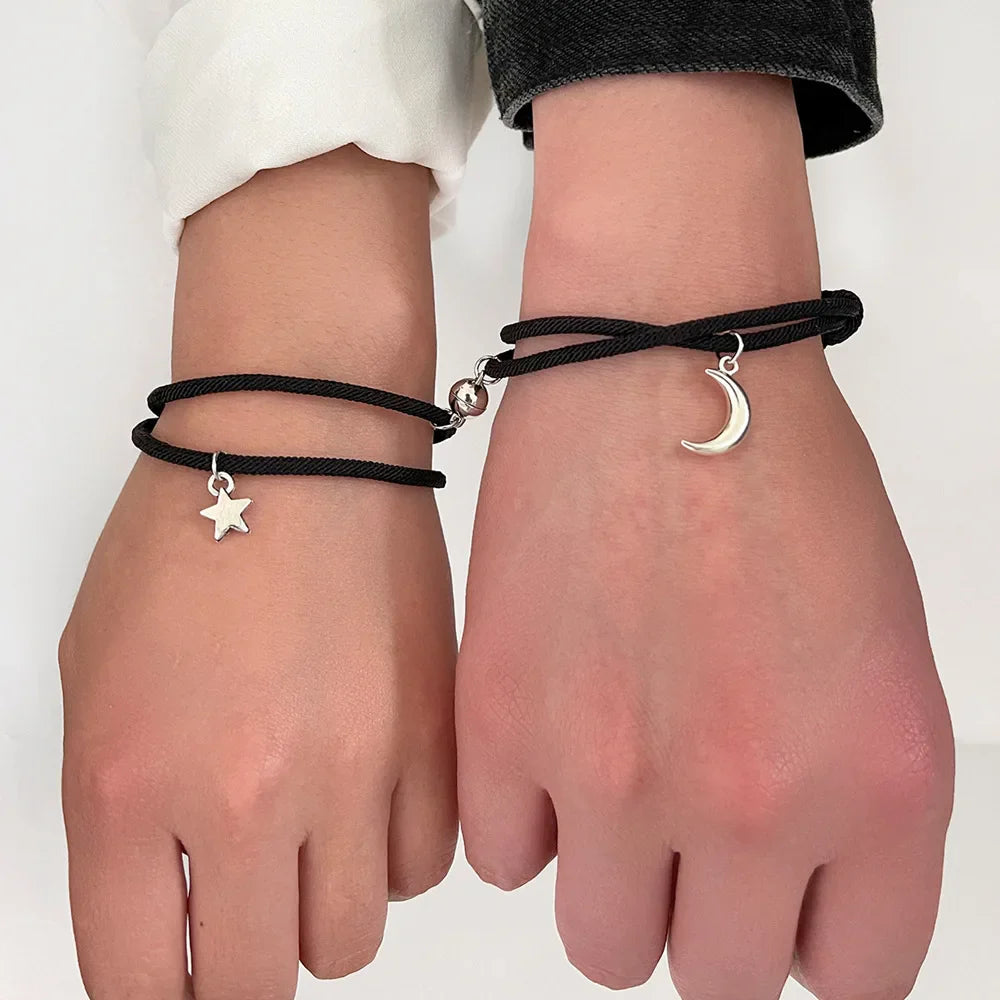 Unisex Nautisches Seilarmband - Freundschaftsarmband mit Fisch- und Sternanhängern