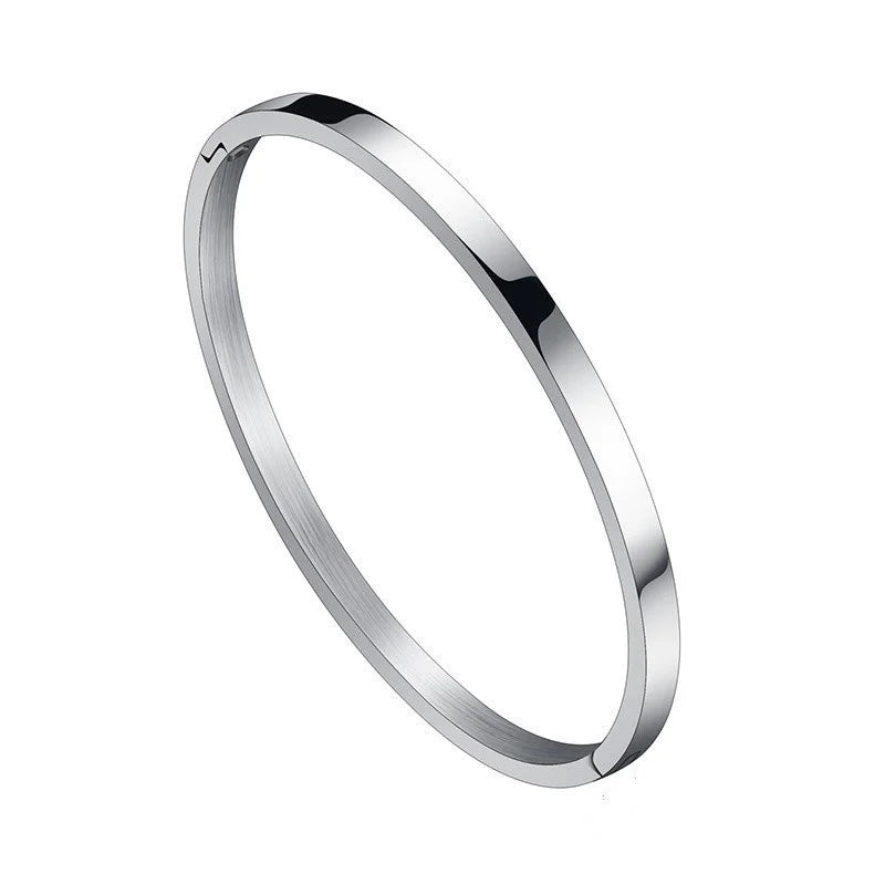 Elegantes Goldarmband für Damen – Schlanke Manschette, polierter Armreif