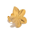 Eleganter goldener Blumenring - verstellbar, strukturiertes Blütenblatt, luxuriöser Blumenschmuck