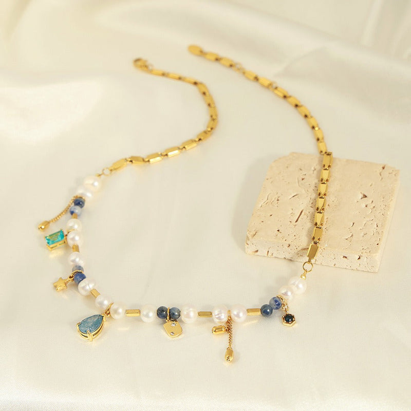 Halskette mit Anhänger in Tropfenform aus 18 Karat Gold