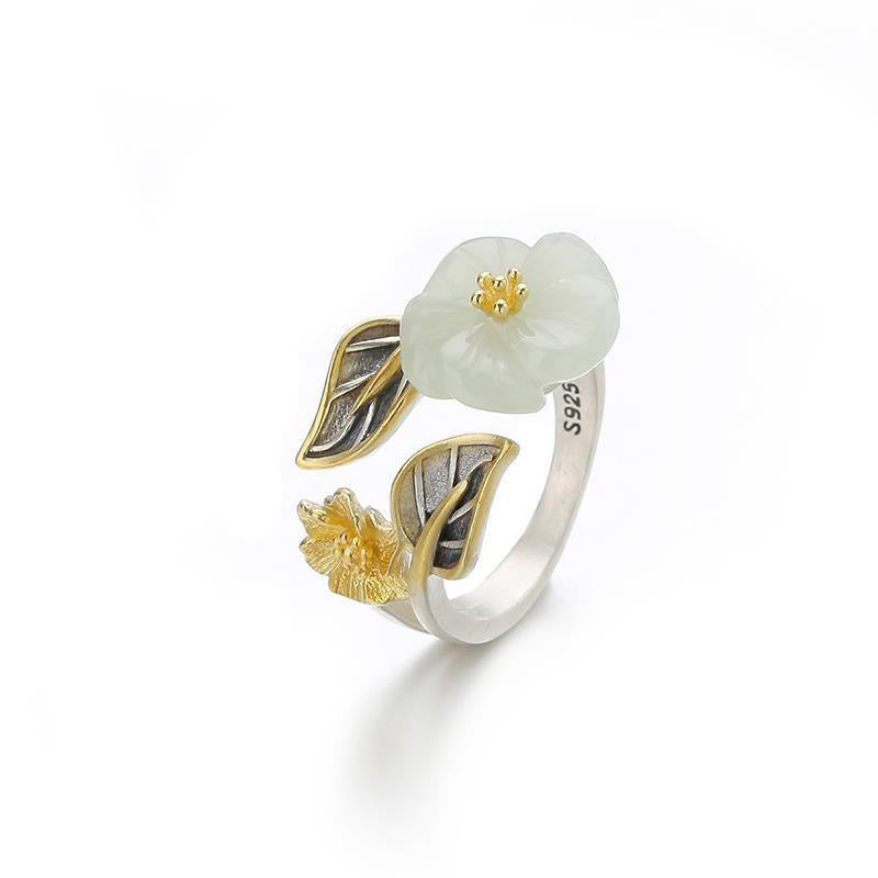 Carmiora 925 versilberter Kupfer-Weiß-Jade-Glücksring mit Pflaumenblütenblatt