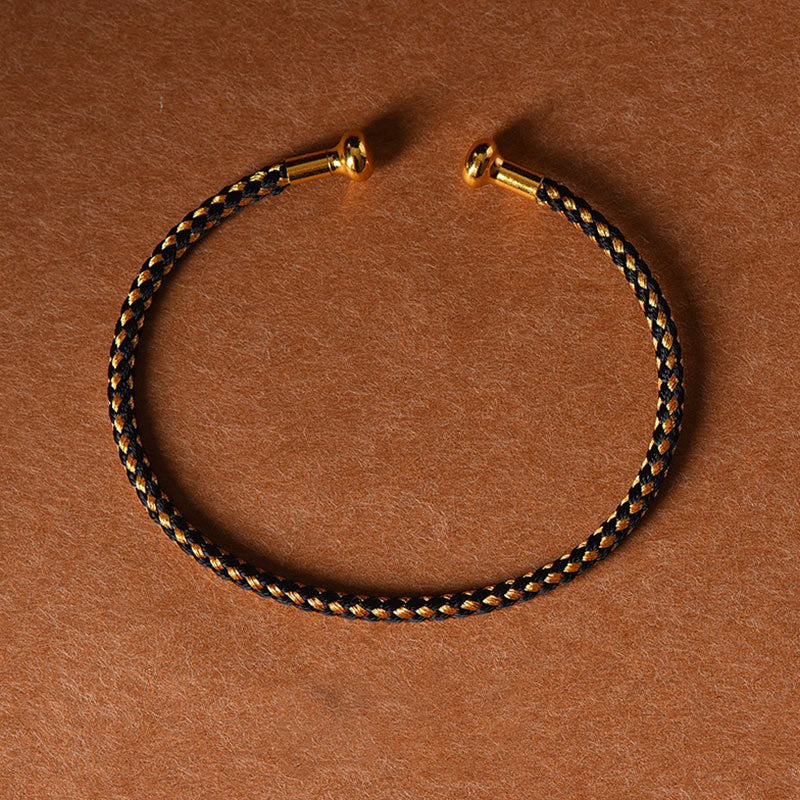 Carmiora Schlichtes Design, handgefertigtes Glücksgeflecht-Manschettenarmband