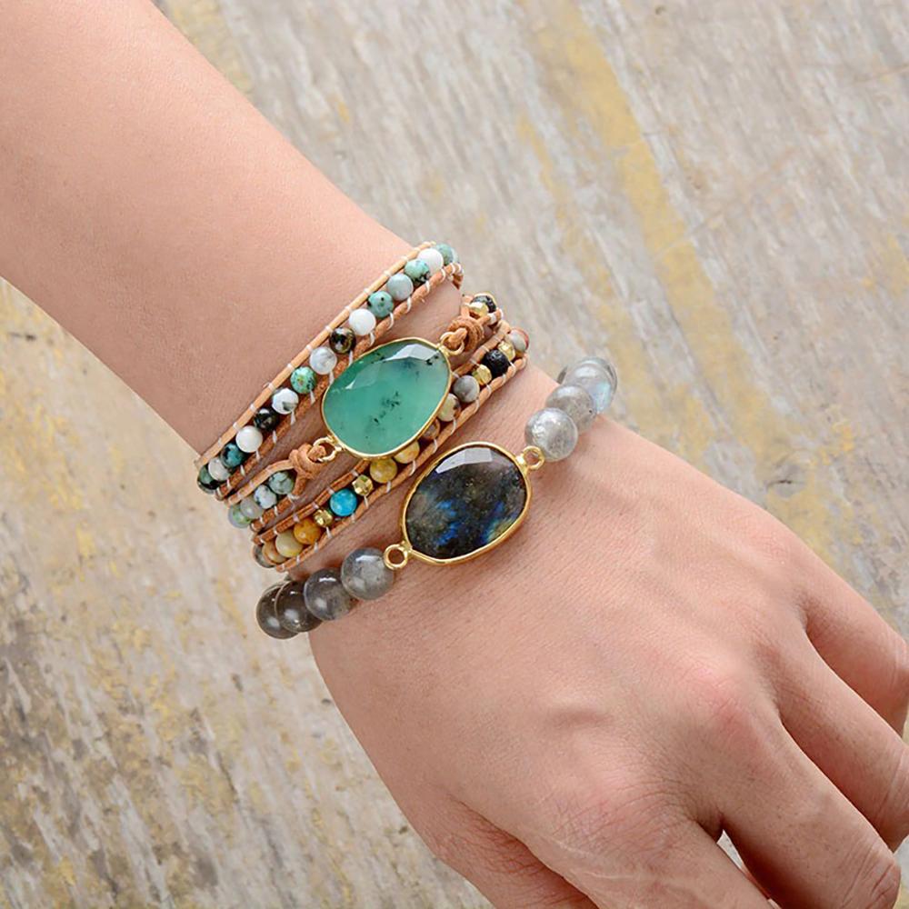 3-lagiges Wickelarmband mit blau-grünen Perlen