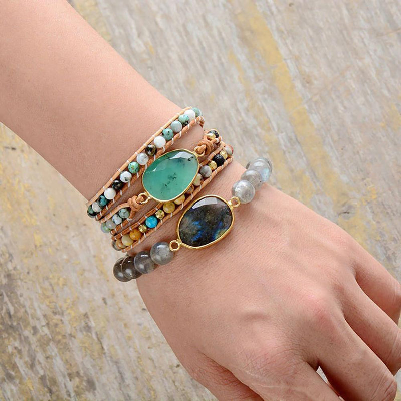 3-lagiges Wickelarmband mit blau-grünen Perlen