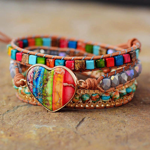 3-lagiges spirituelles Chakra-Armband mit Herz-Akzent