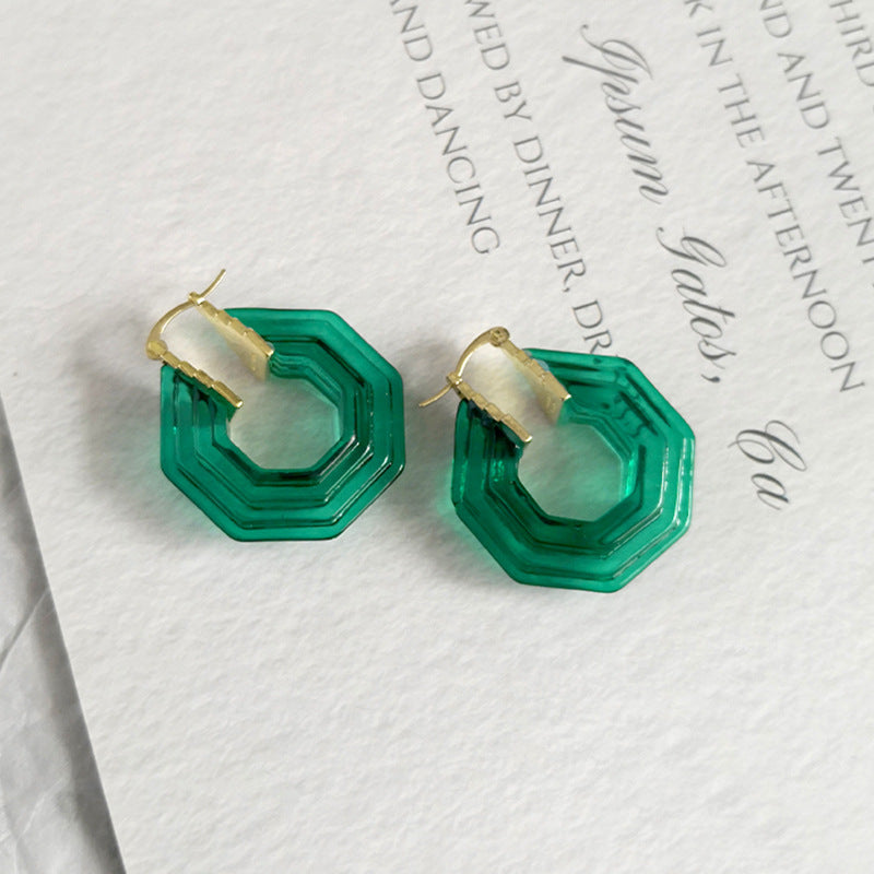 Geometrische Ohrringe im Retro-Stil