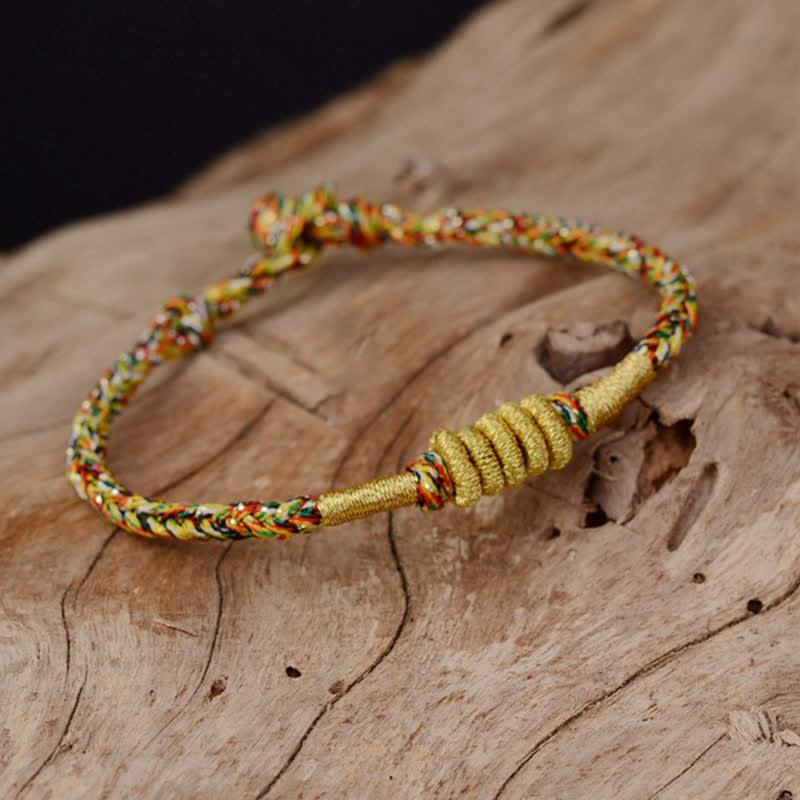 Handgefertigtes, farbenfrohes Carmiora-Armband mit King-Kong-Knotenschutz