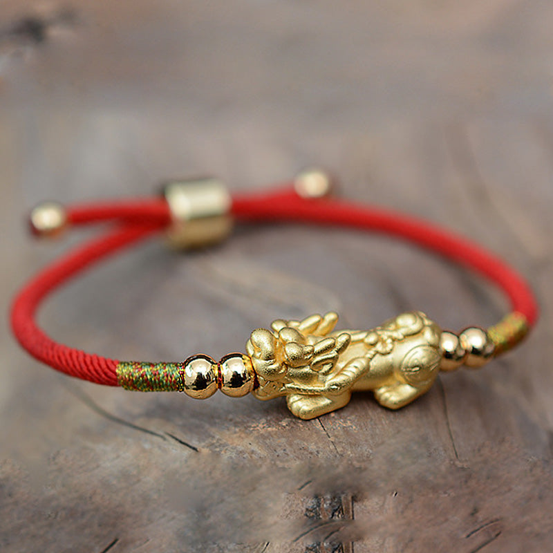 Carmiora 24K vergoldetes PiXiu Luck Red String Armband