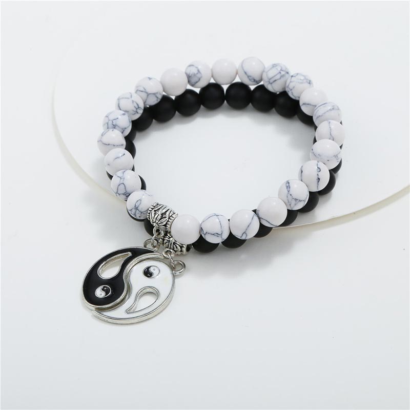 Carmiora 2 Stück natürliches schwarzes Onyx-weißes Türkis-Perlen-Yin-Yang-Paar-Armband