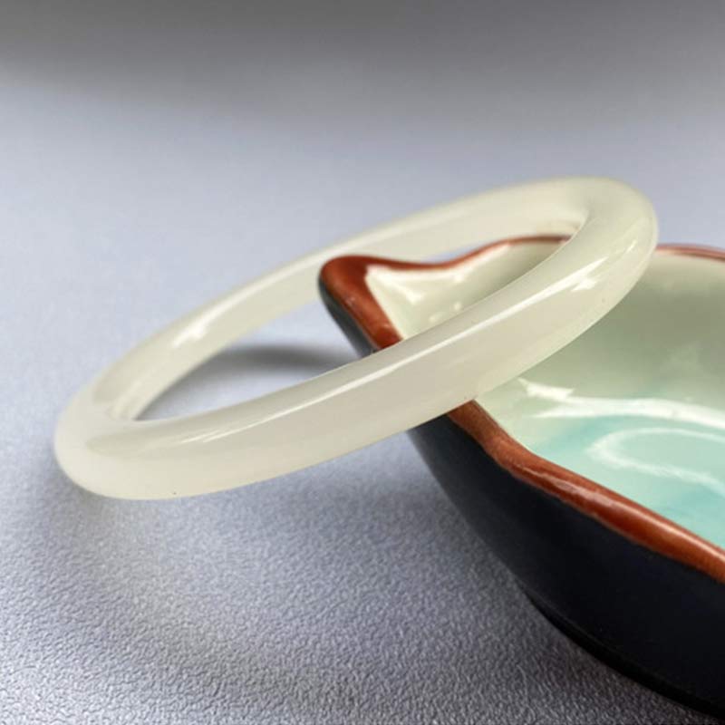 Carmiora Weißer Jade-Glücksarmband-Armreif