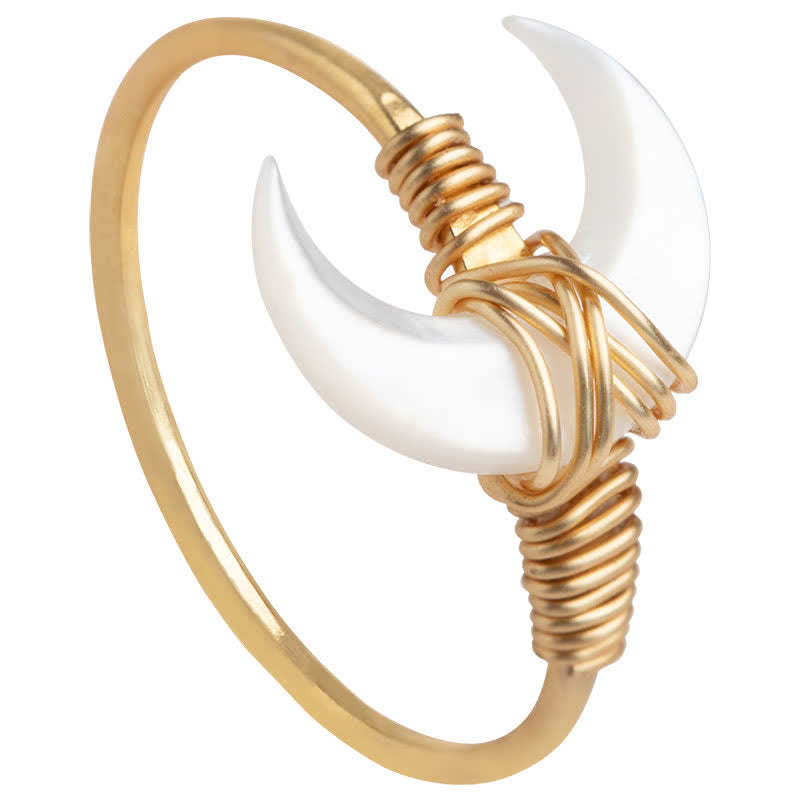 Carmiora Natural Tridacna Stone Moon 14K Gold Segensring