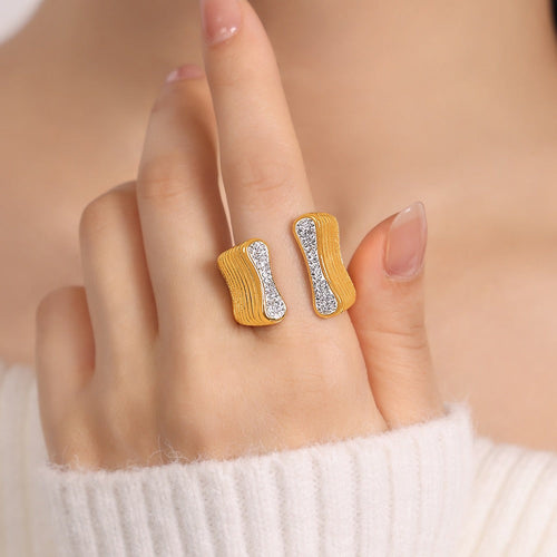 18K offener Ring mit Muschelstruktur