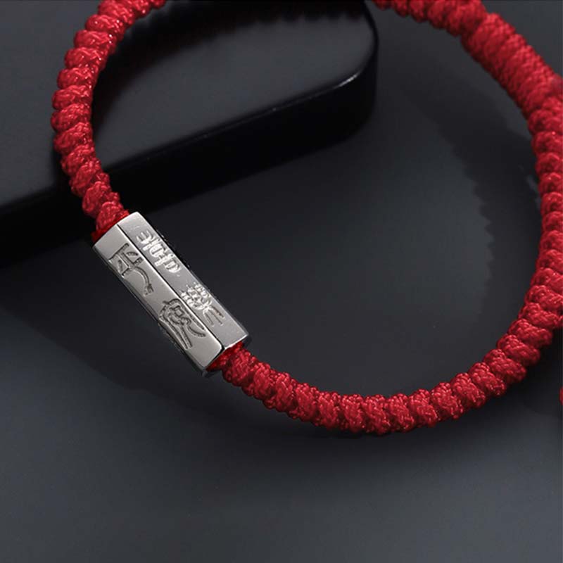 Carmiora-Buchstabengravur-Segen-Schnurarmband