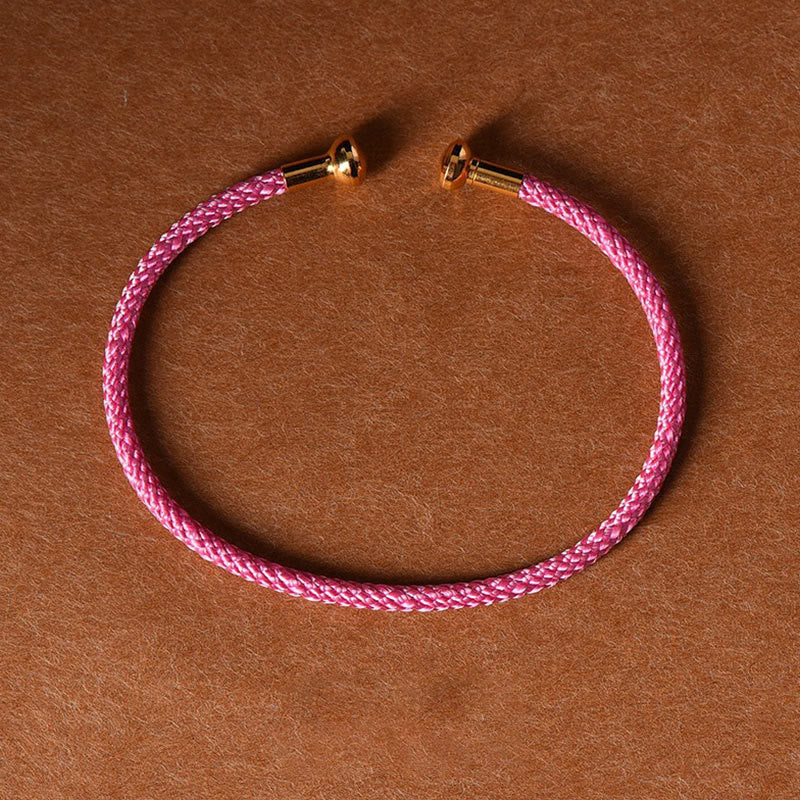 Carmiora Schlichtes Design, handgefertigtes Glücksgeflecht-Manschettenarmband