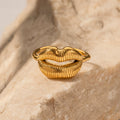 Flüsternde Lippen