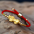 Carmiora 24K vergoldetes PiXiu Luck Red String Armband