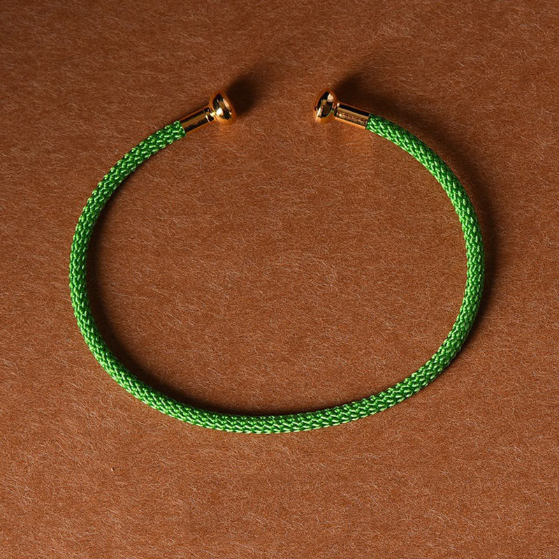 Carmiora Schlichtes Design, handgefertigtes Glücksgeflecht-Manschettenarmband
