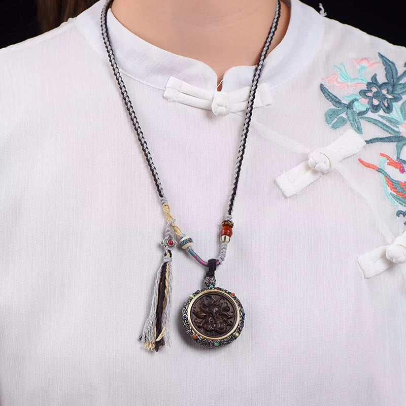 Carmiora Agarwood Nine Tailed Fox Zakiram Göttin des Reichtums Grüne Tara Thangka Luck String Halskette