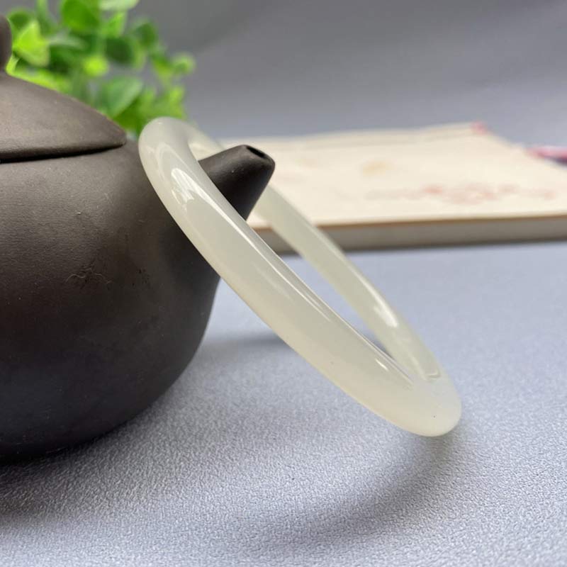 Carmiora Weißer Jade-Glücksarmband-Armreif