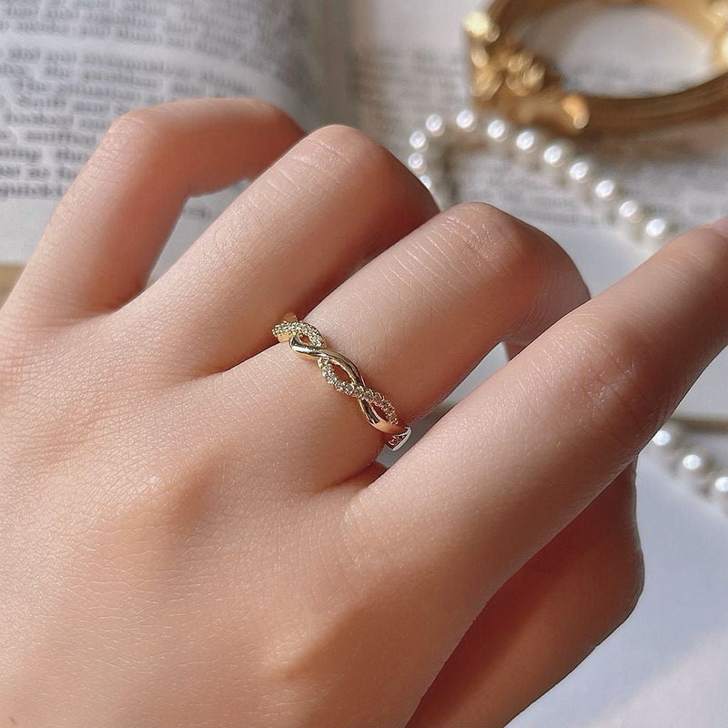 9 bis 5 Ring - Elaine