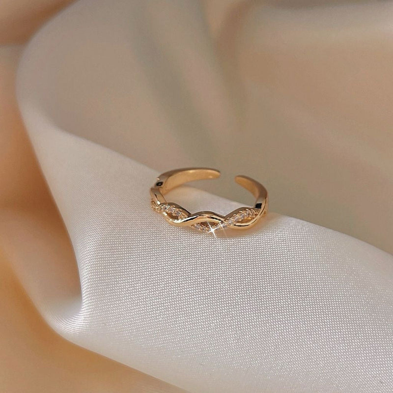 9 bis 5 Ring - Elaine