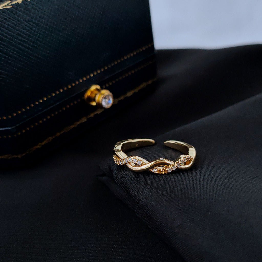 9 bis 5 Ring - Elaine