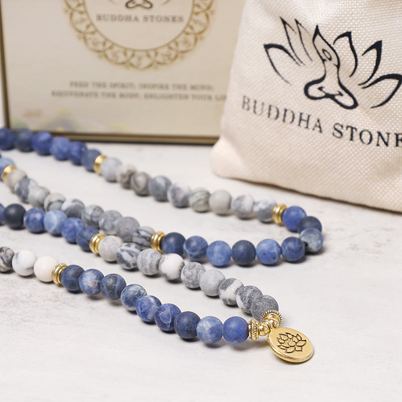 Carmiora 108 natürliches Picasso-Jaspis- und Blaustein-Mala-Perlen-Lotus-Anhänger-Armband