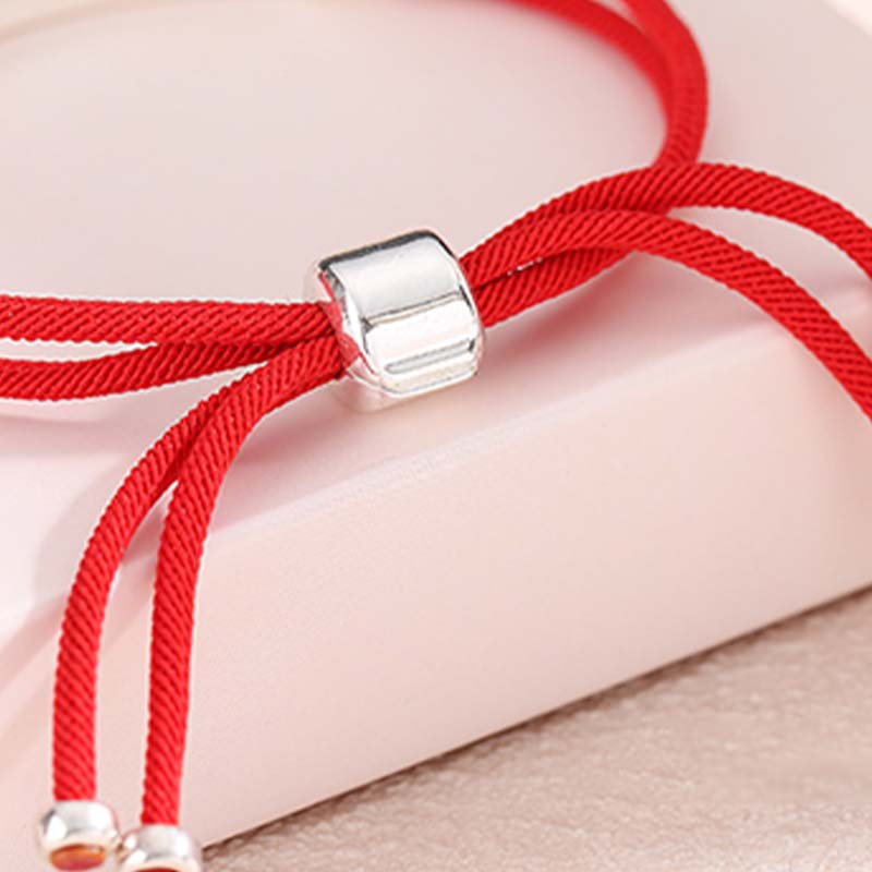Carmiora-Armband aus 925er-Sterlingsilber mit roter Schnur und geschichtetem Zopf