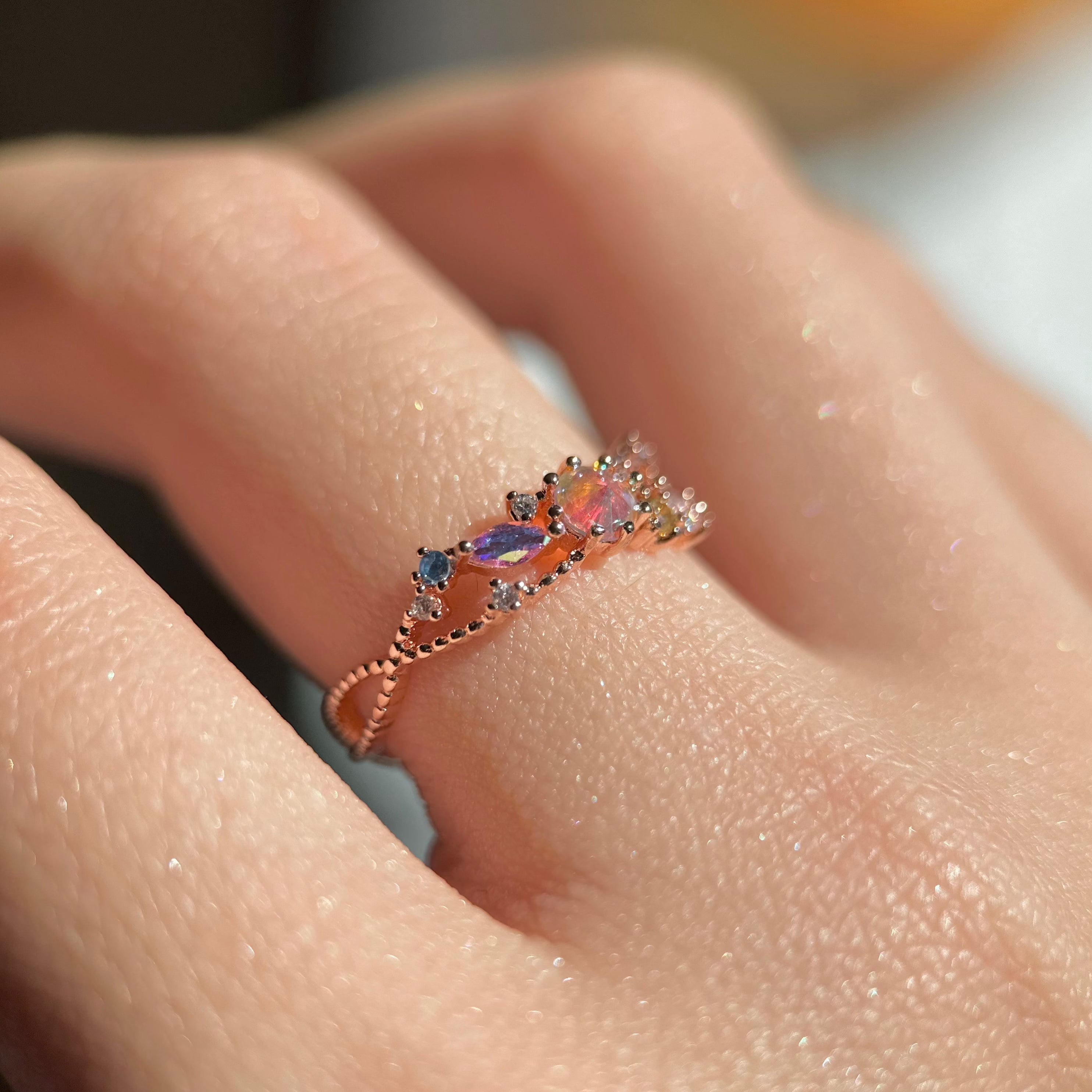 Ring mit rosa Edelsteinen – Nova