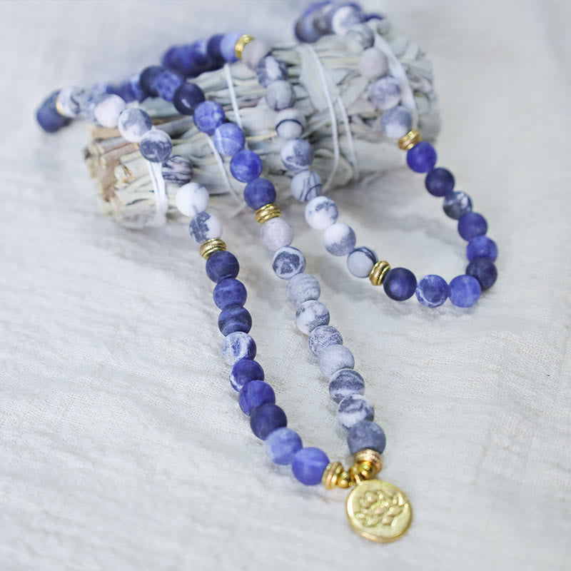 Carmiora 108 natürliches Picasso-Jaspis- und Blaustein-Mala-Perlen-Lotus-Anhänger-Armband