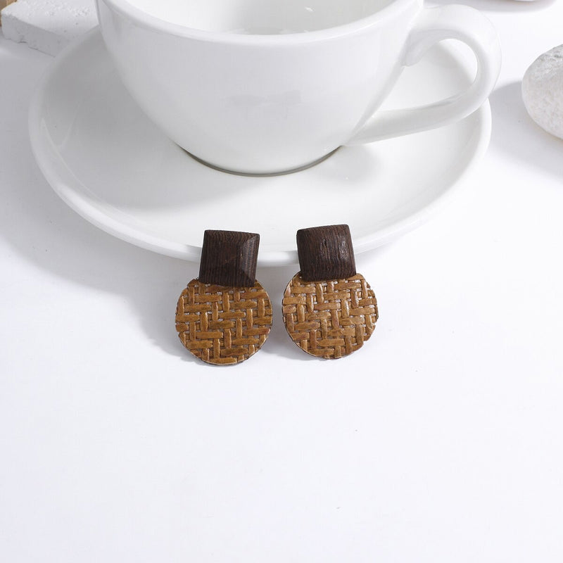 Tropical Vibe – Handgemachte Statement-Ohrring-Kollektion aus Rattan und Holz