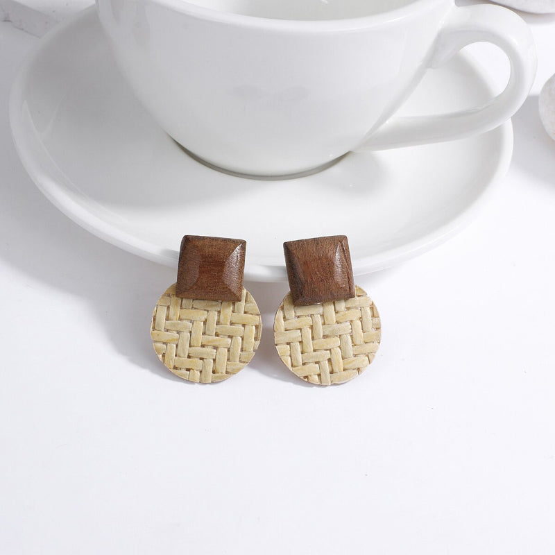 Tropical Vibe – Handgemachte Statement-Ohrring-Kollektion aus Rattan und Holz