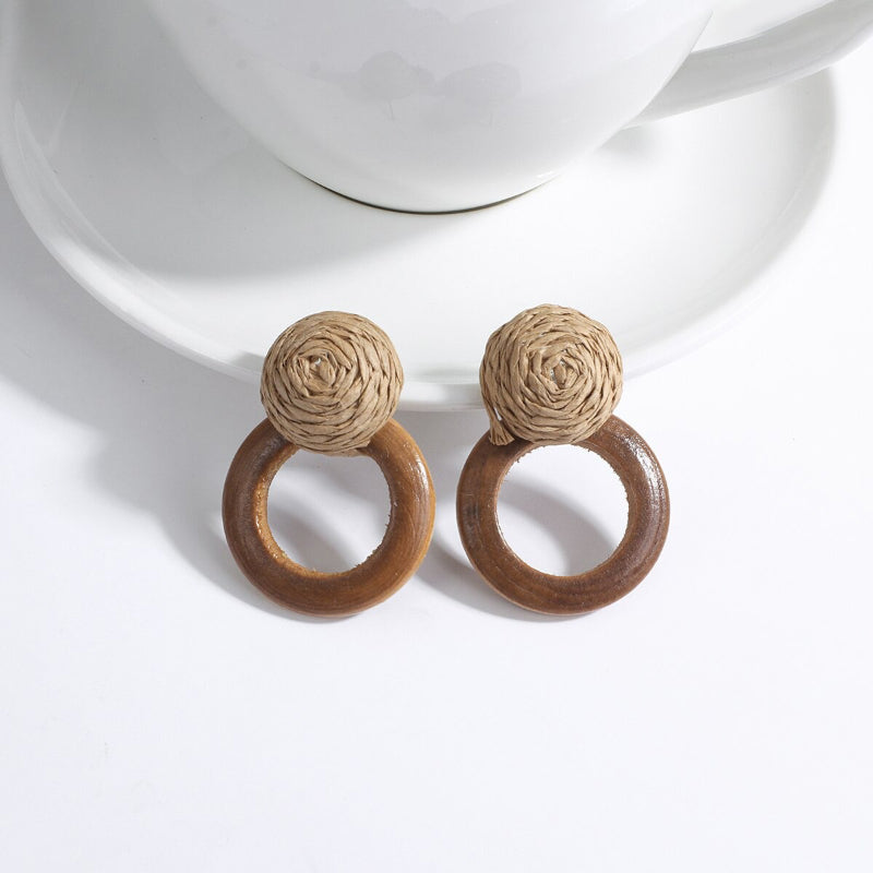 Tropical Vibe – Handgemachte Statement-Ohrring-Kollektion aus Rattan und Holz