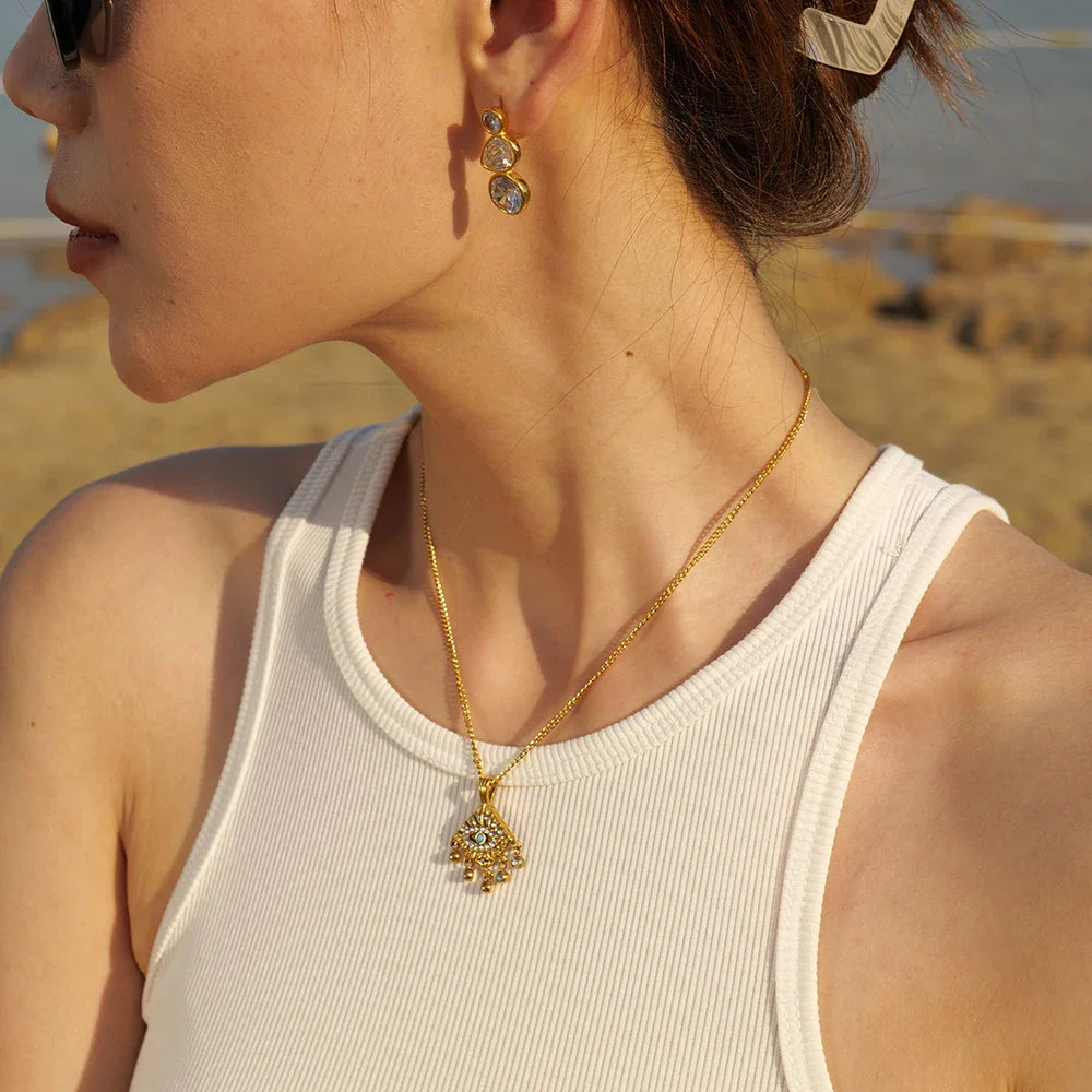 Ohrringe mit Anhänger aus Gold mit Zirkonia