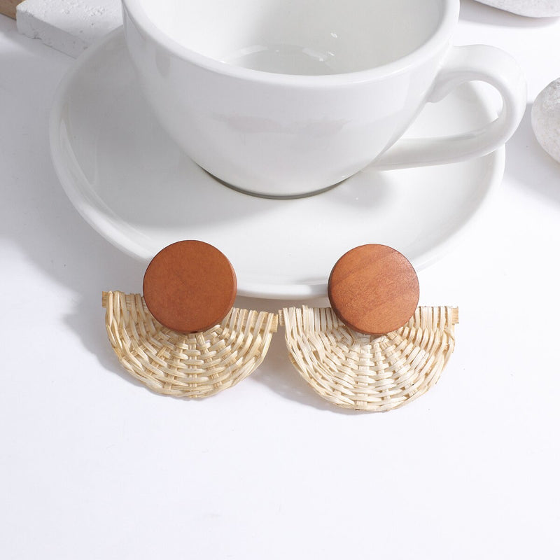 Tropical Vibe – Handgemachte Statement-Ohrring-Kollektion aus Rattan und Holz