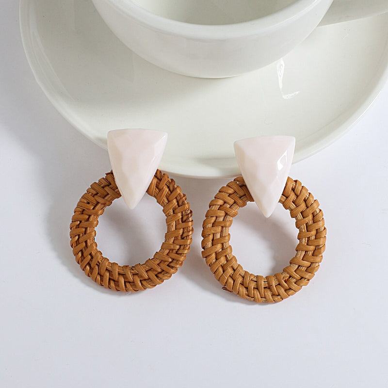 Tropical Vibe – Handgemachte Statement-Ohrring-Kollektion aus Rattan und Holz