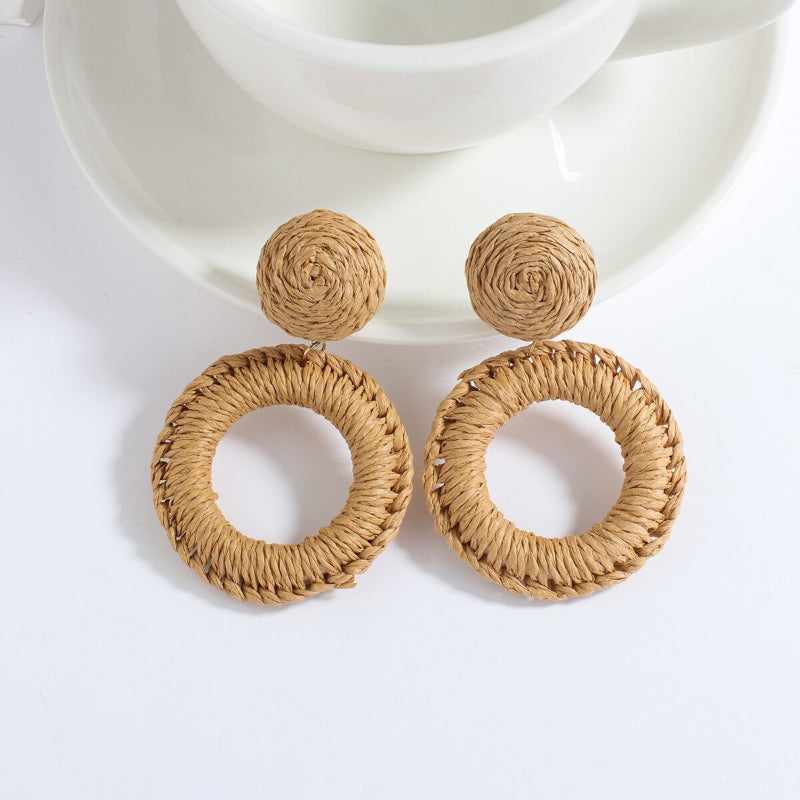 Tropical Vibe – Handgemachte Statement-Ohrring-Kollektion aus Rattan und Holz