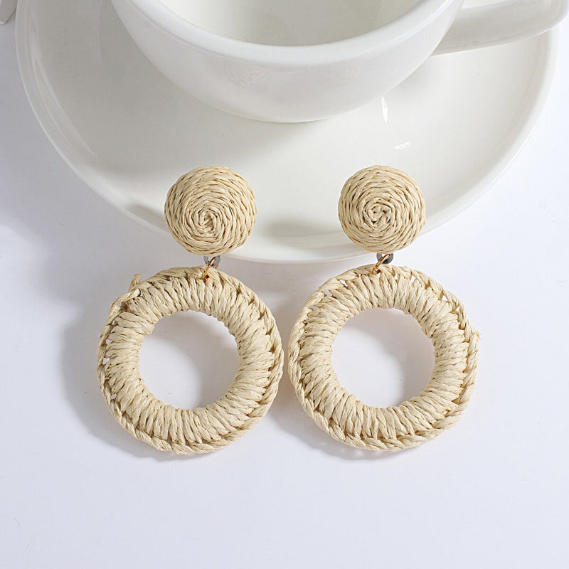 Tropical Vibe – Handgemachte Statement-Ohrring-Kollektion aus Rattan und Holz