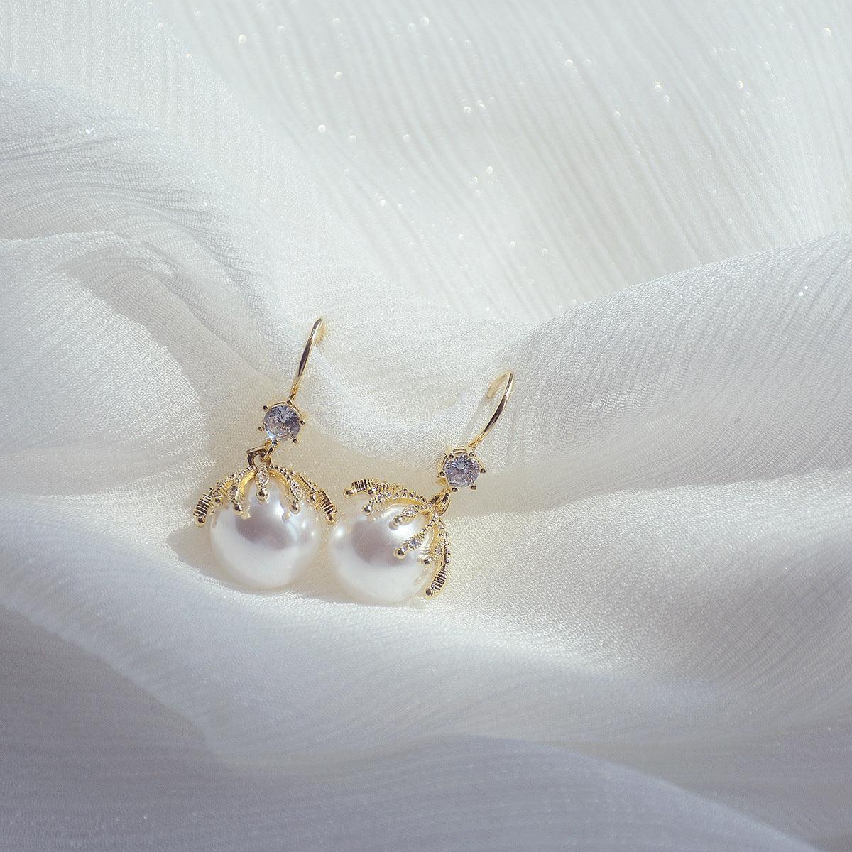 Barocke Huggie Ohrringe