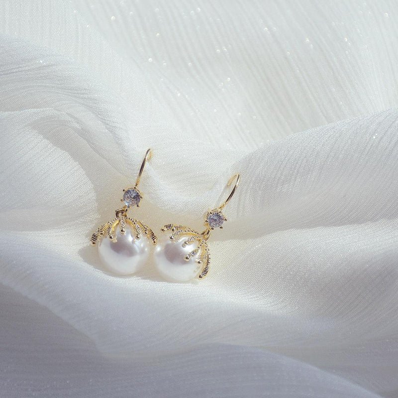 Barocke Huggie Ohrringe