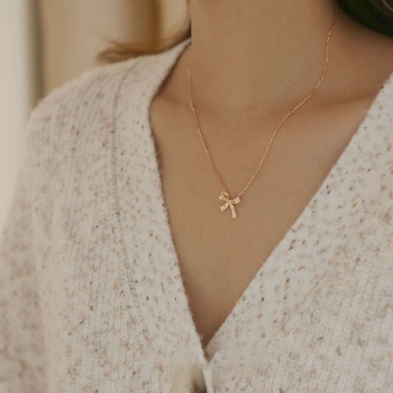 Schleifenhalskette (massives Silber) - Loretta