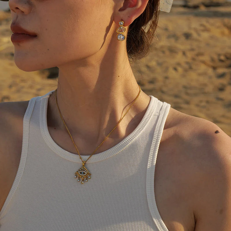 Ohrringe mit Anhänger aus Gold mit Zirkonia