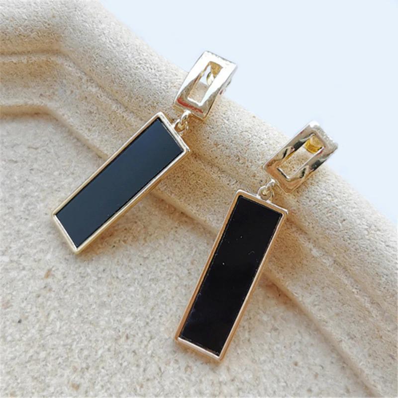 Geometrische Statement-Ohrringe aus Acryl